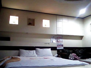 Korean couple having sex in a difficulty afternoon - hidden cam
